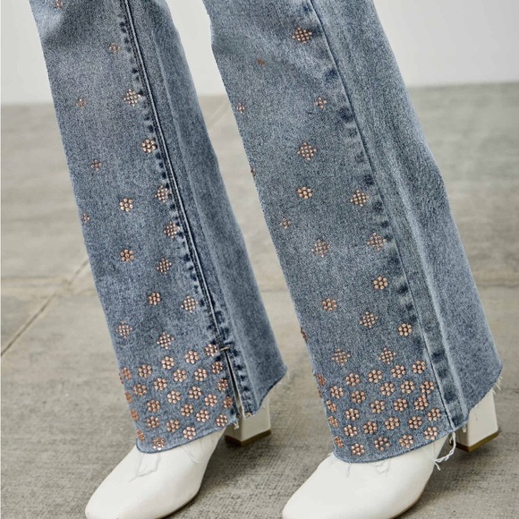 High Rise Kick Flare Pants With Rhinestone - Picture 7 of 9